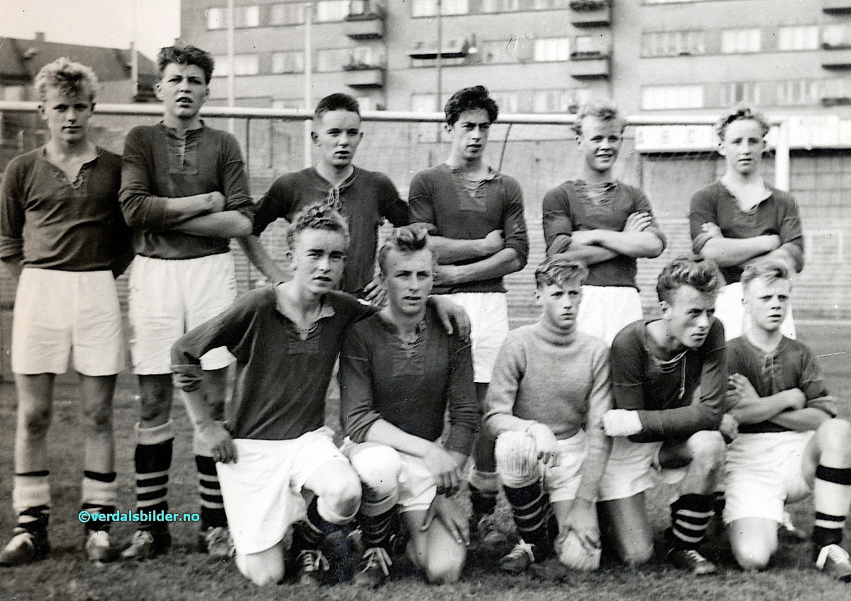 Kampen ble spilt den 12/9-1954 og Verdal tapte knepent 2-1 for Vålerengen<br />
Utlånt av Alf Nordli