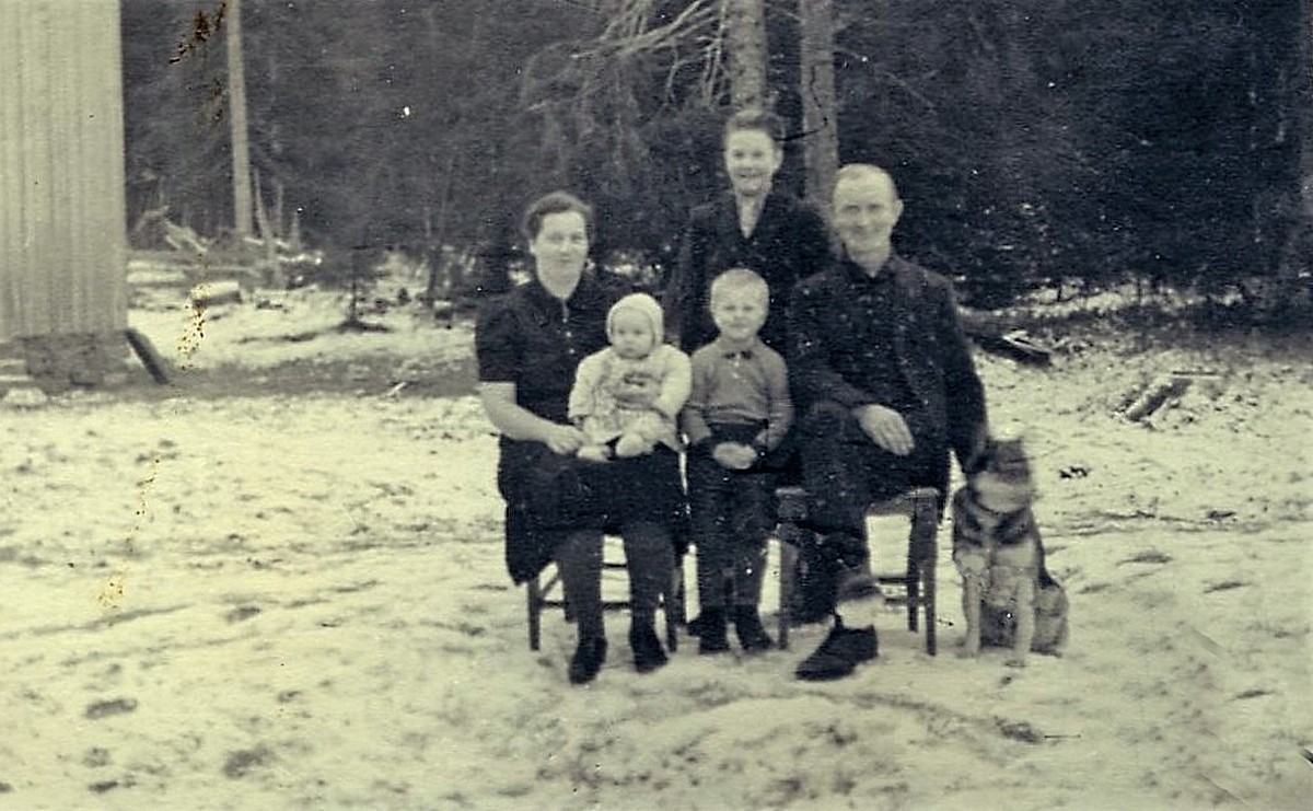  Far sjøl ble 100 år. Utlånt av Svein Væren.