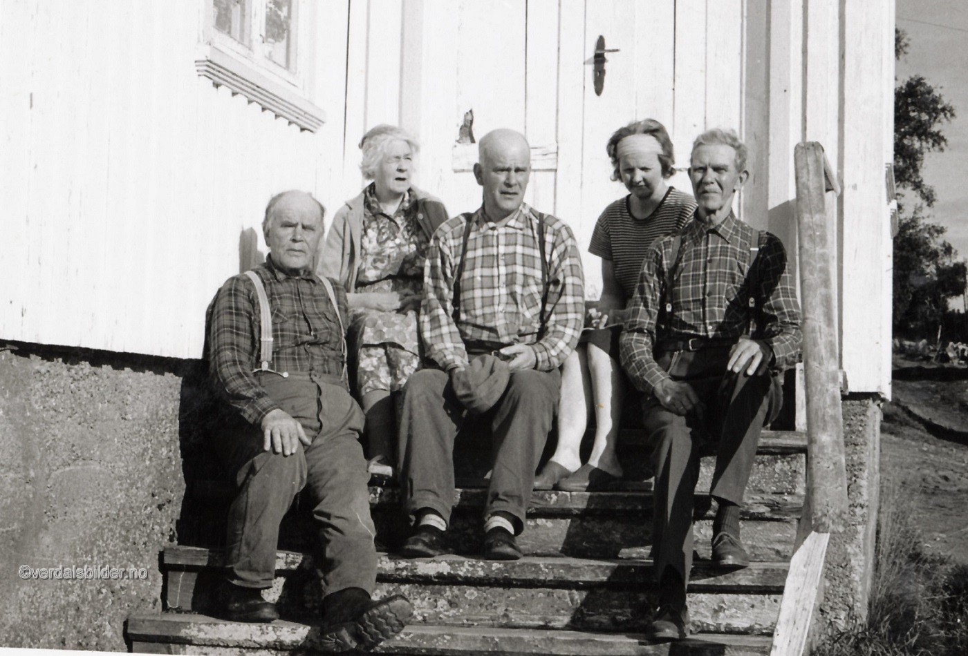 To generasjoner drivere. Sigurd og Marie Oline f, Mikalsen fra 1922 til 1950. Da overtok Oddmund og Ruth Solveig, f. Helden, og drev den til sin død i 1985. Dette ifølge boka